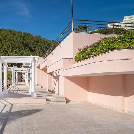 Apartamento Conchas - Enjoy The Seaview Pool With The Only Steps Away *