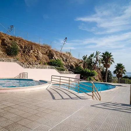 Conchas - Enjoy The Seaview Pool With The Only Steps Away